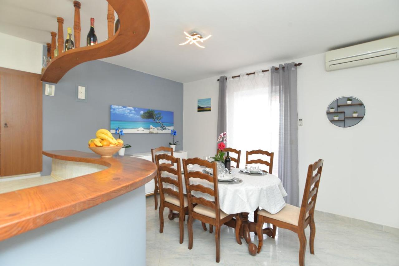 Violete 742 Apartman Pula