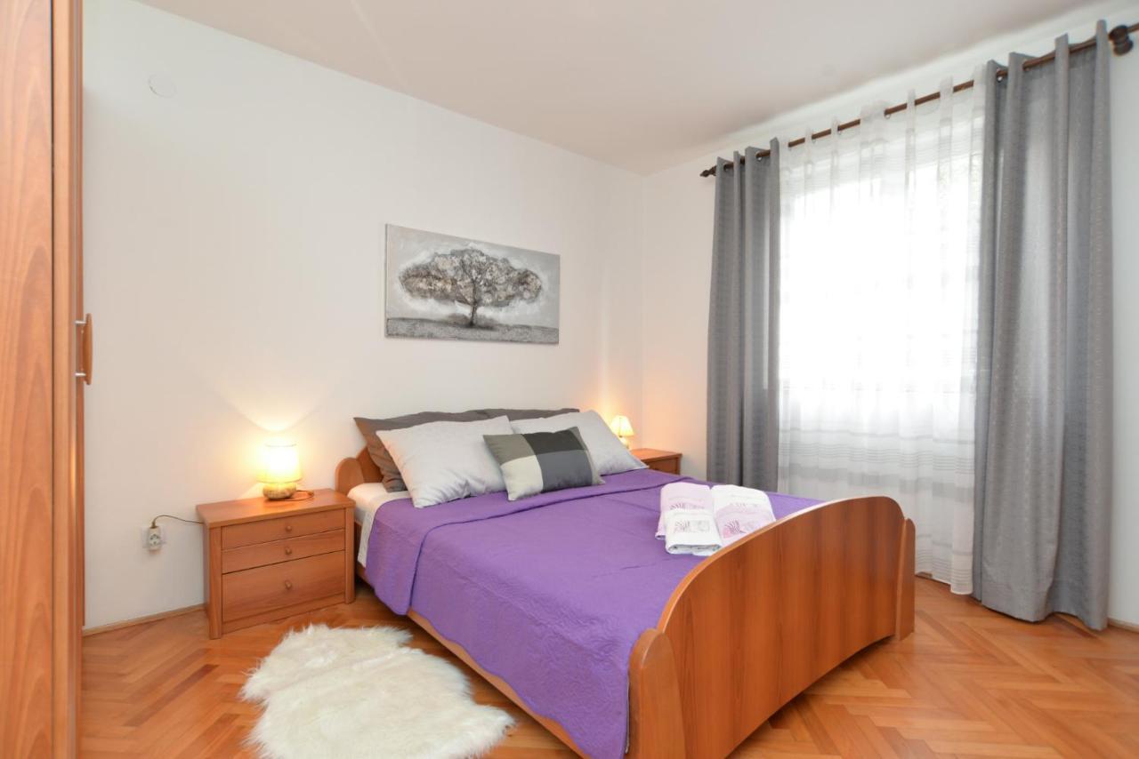 Violete 742 Pula